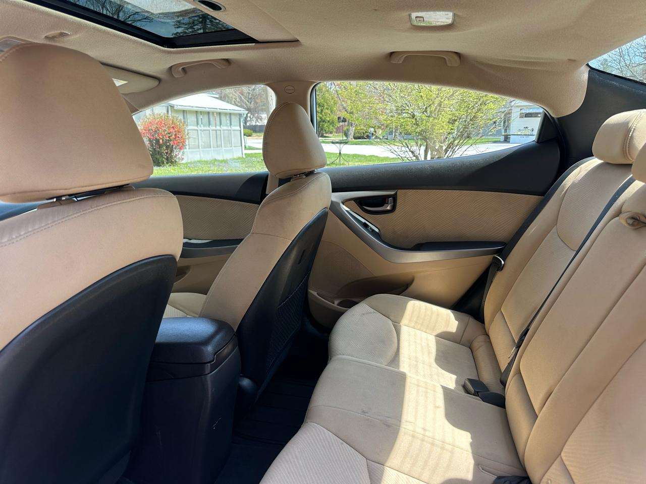 Hyundai Elantra Limited 2012