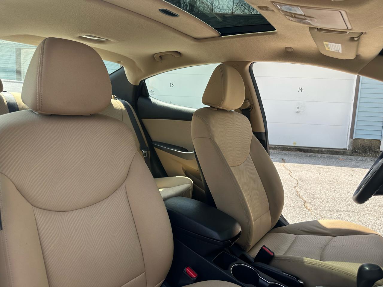 Hyundai Elantra Limited 2012