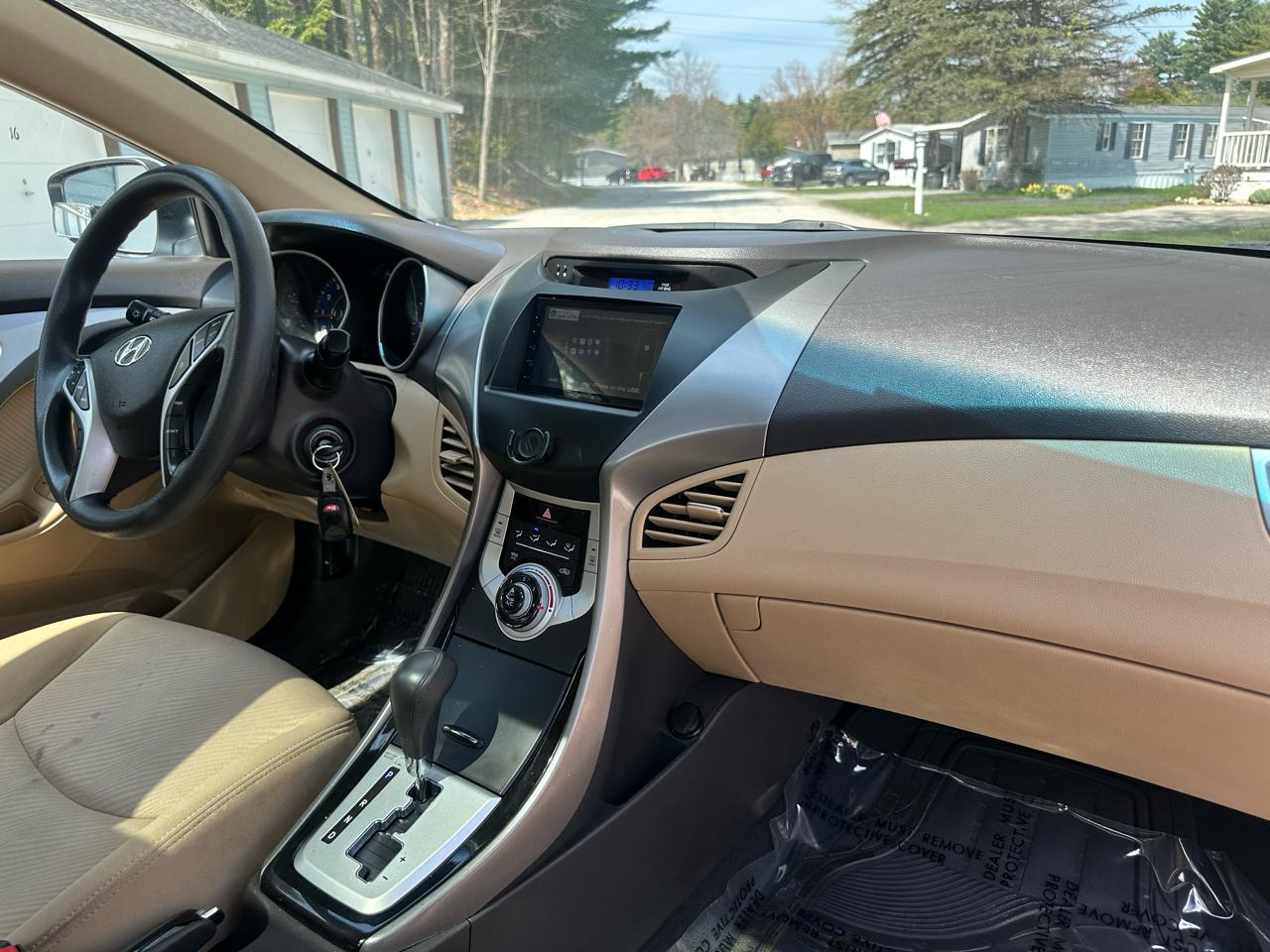 Hyundai Elantra Limited 2012