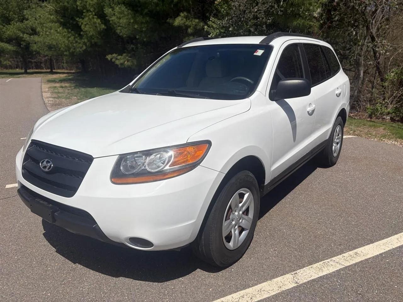 White 2009 Hyundai Santa Fe SUV / Crossover Front-Wheel Drive 4-Speed Automatic