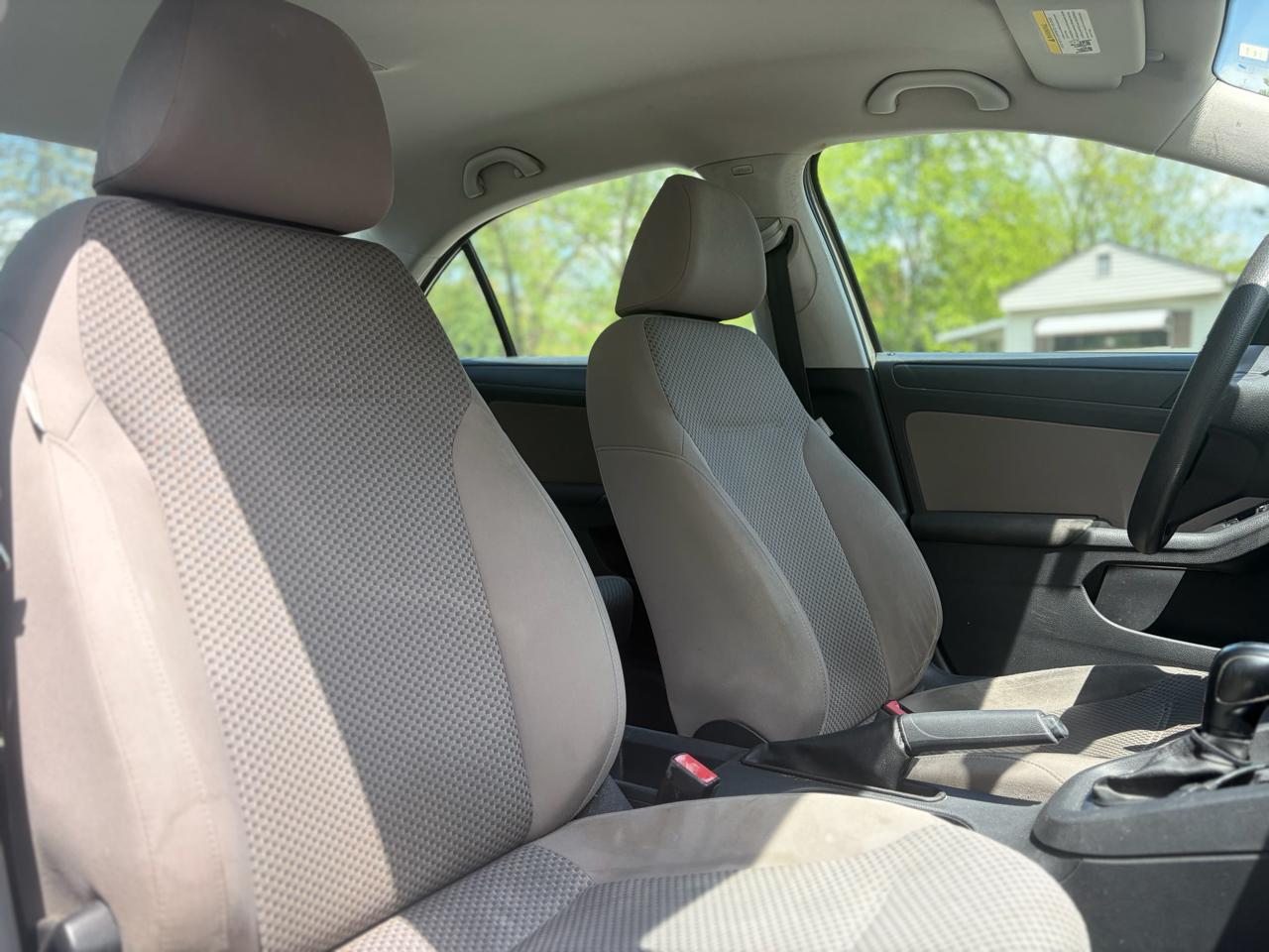 Volkswagen Jetta S 2012