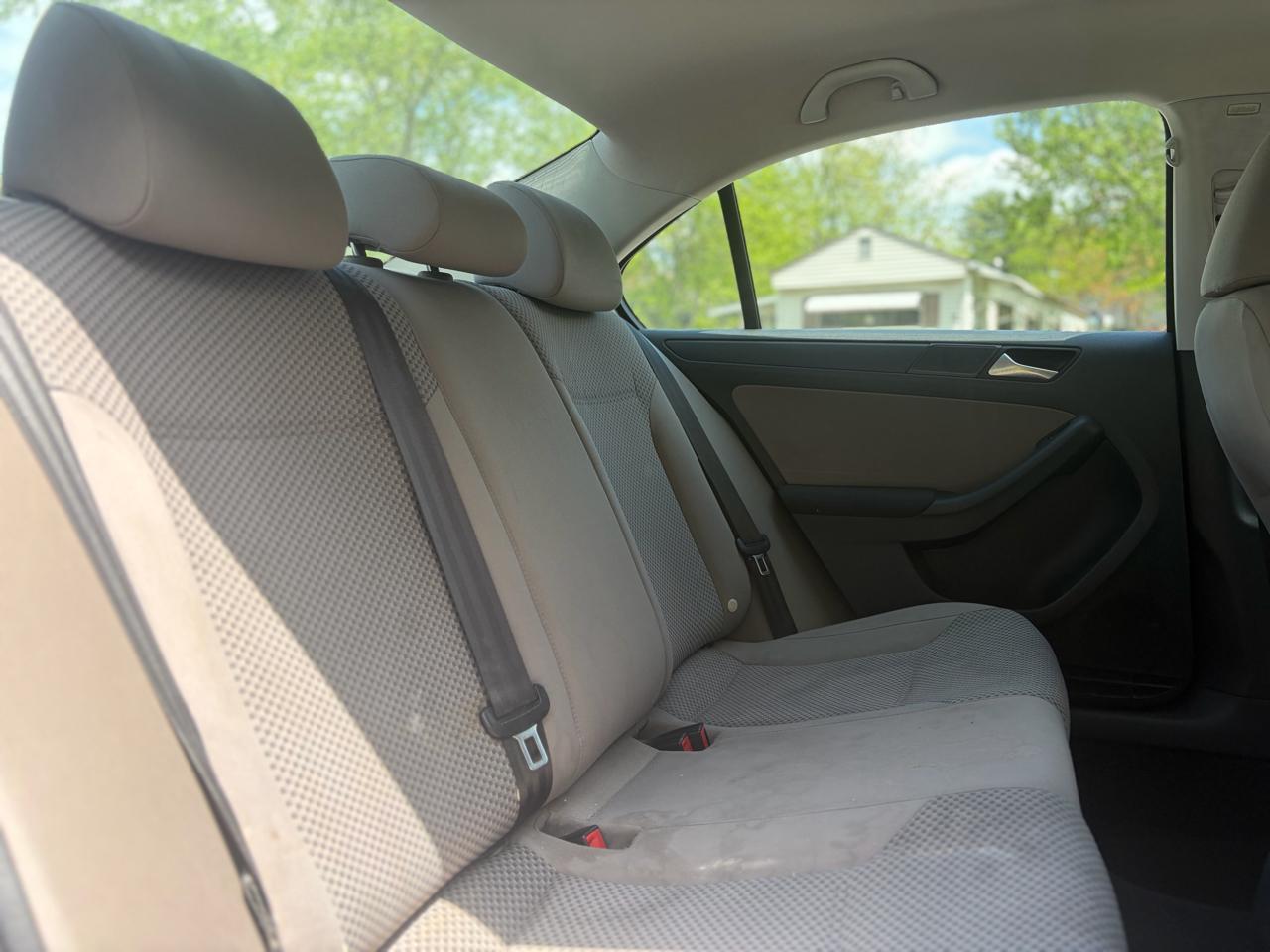 Volkswagen Jetta S 2012