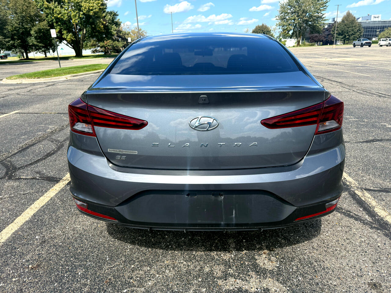 Hyundai Elantra  2020