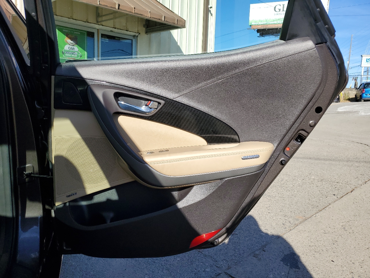 Hyundai Azera 4dr Sdn SE 2016