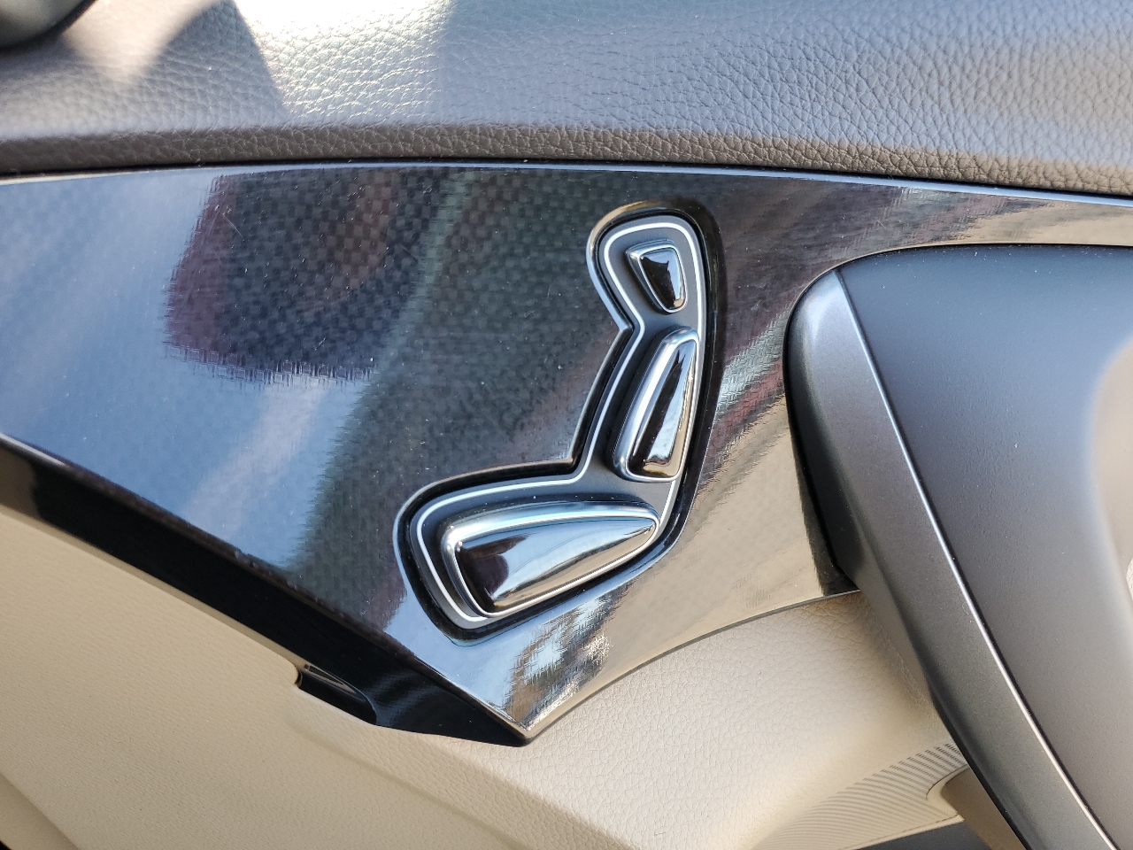 Hyundai Azera 4dr Sdn SE 2016