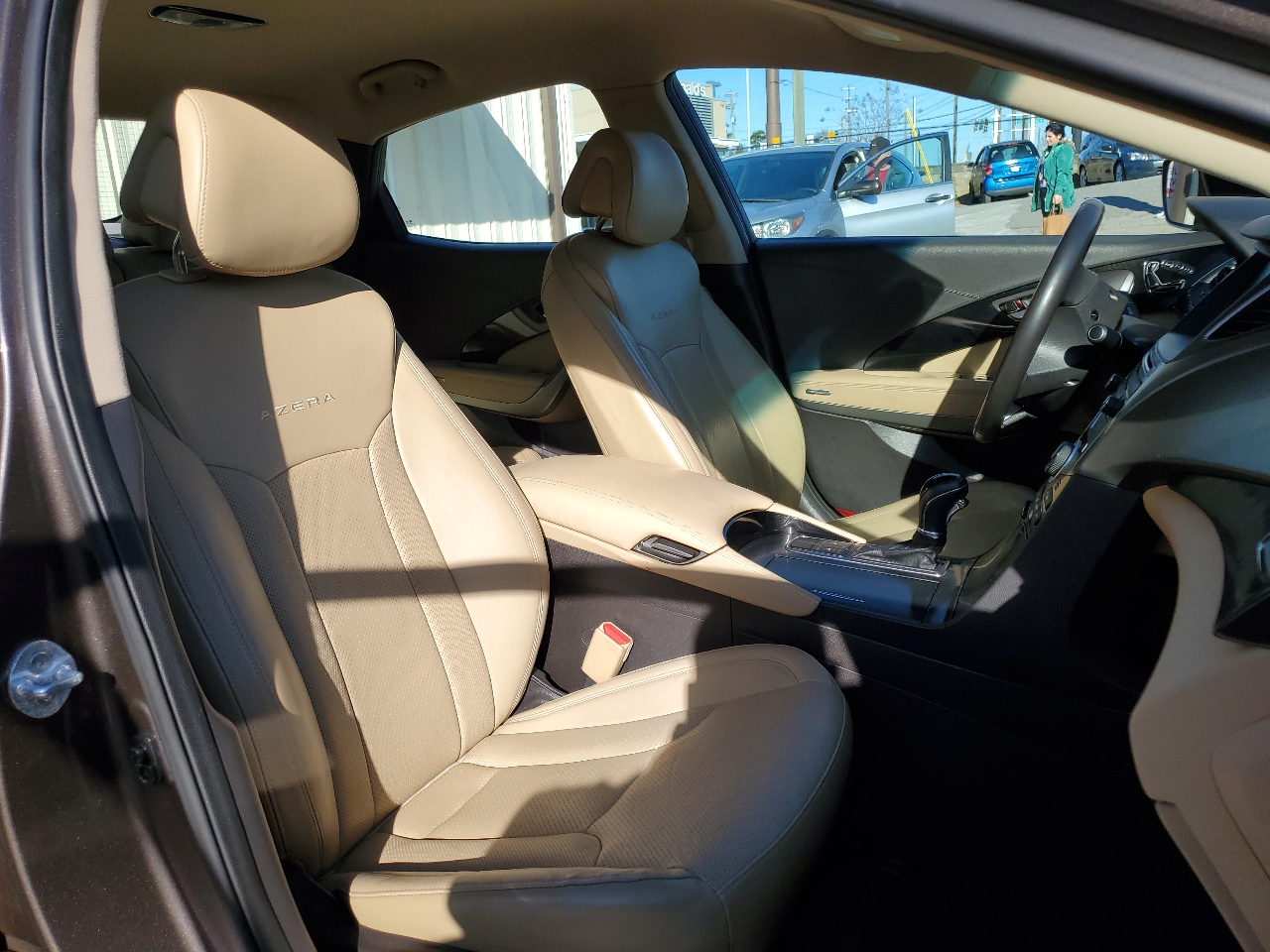 Hyundai Azera 4dr Sdn SE 2016