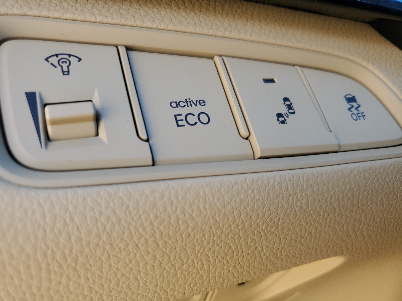 Hyundai Azera 4dr Sdn SE 2016