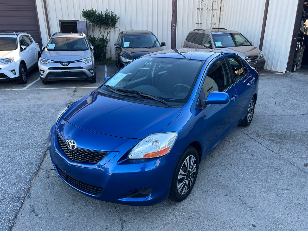 Toyota Yaris Sedan 4-Speed AT 2010 Toyota Yaris Sedan 4-Speed AT 2010