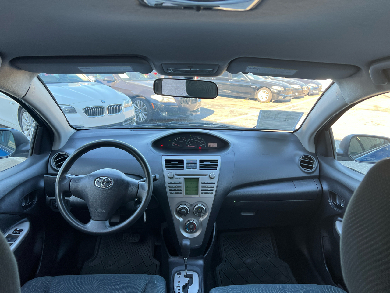 Toyota Yaris Sedan 4-Speed AT 2010 Toyota Yaris Sedan 4-Speed AT 2010