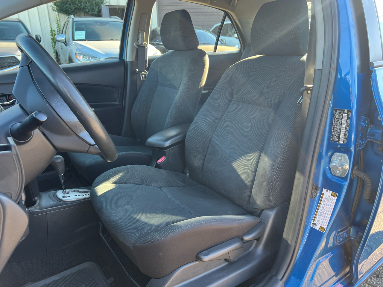 Toyota Yaris Sedan 4-Speed AT 2010 Toyota Yaris Sedan 4-Speed AT 2010