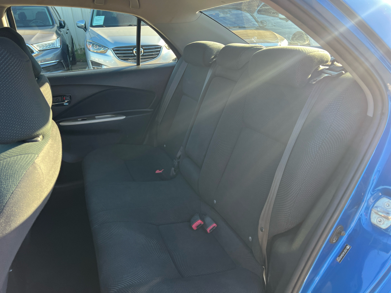 Toyota Yaris Sedan 4-Speed AT 2010 Toyota Yaris Sedan 4-Speed AT 2010