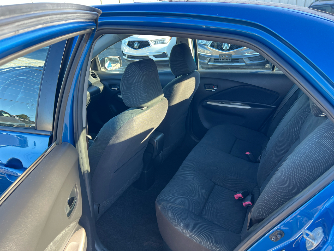 Toyota Yaris Sedan 4-Speed AT 2010 Toyota Yaris Sedan 4-Speed AT 2010