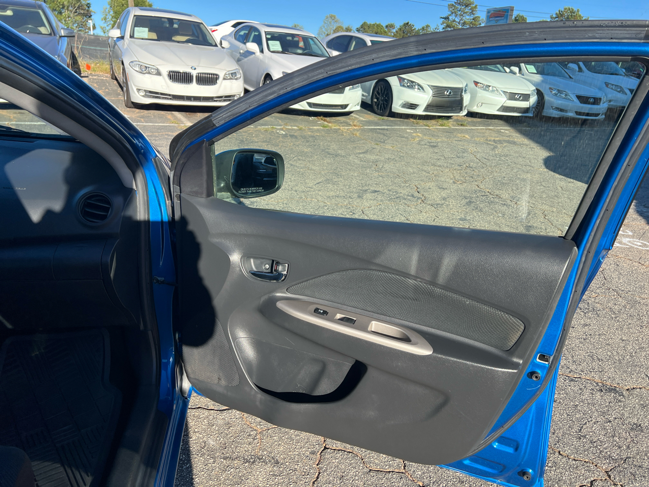 Toyota Yaris Sedan 4-Speed AT 2010 Toyota Yaris Sedan 4-Speed AT 2010