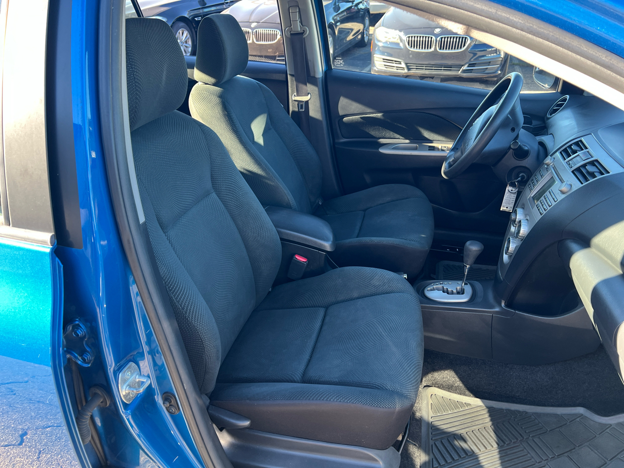 Toyota Yaris Sedan 4-Speed AT 2010 Toyota Yaris Sedan 4-Speed AT 2010