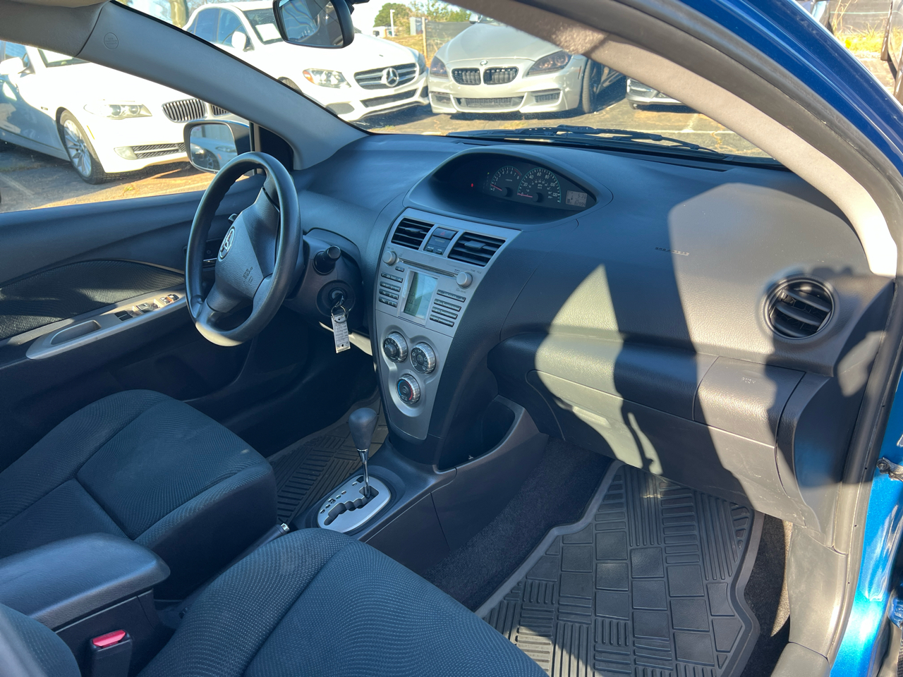 Toyota Yaris Sedan 4-Speed AT 2010 Toyota Yaris Sedan 4-Speed AT 2010