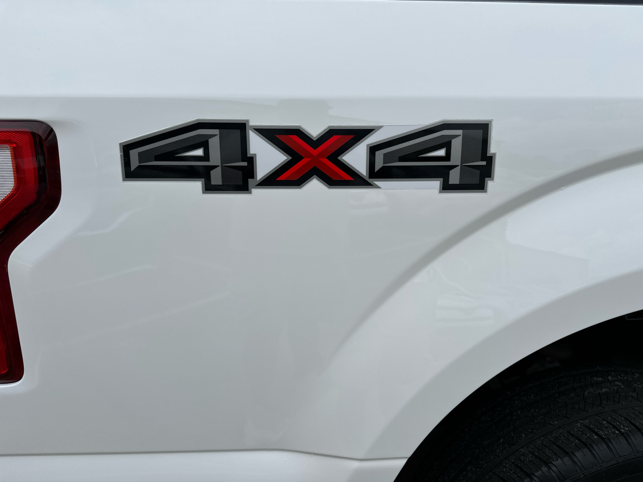 Ford F-150 XL SuperCab 4WD 2016 Ford F-150 XL SuperCab 4WD 2016