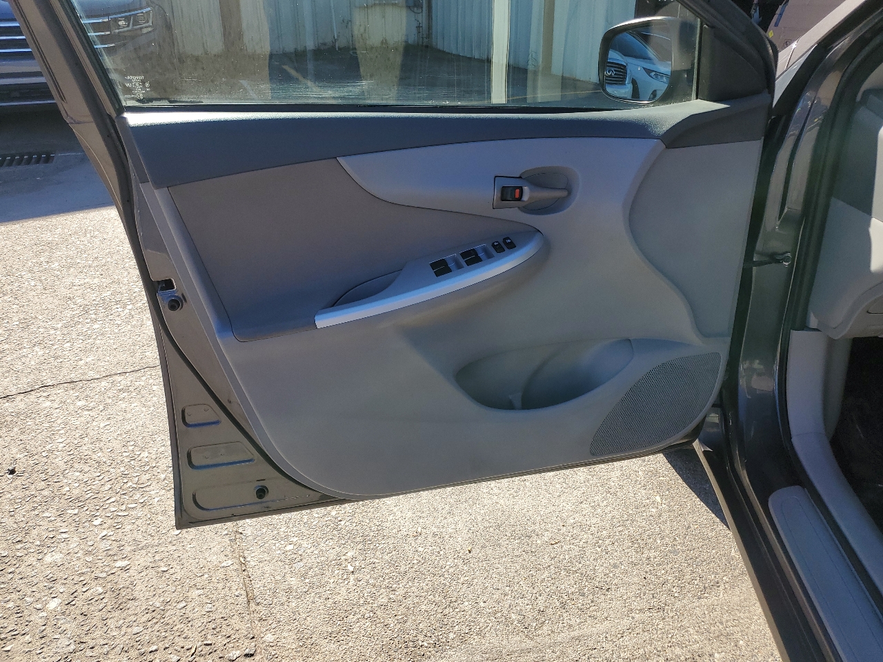 Toyota Corolla LE Plus 4D Sedan 2010