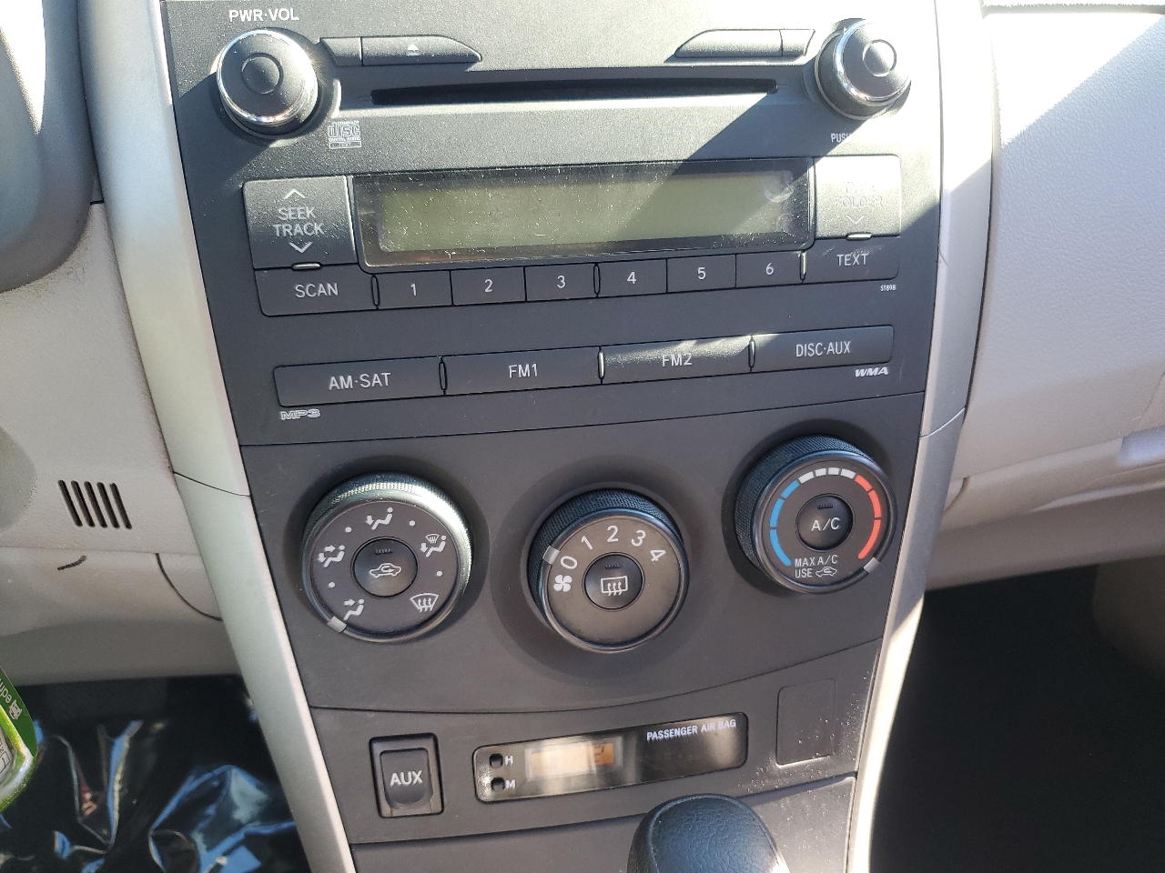 Toyota Corolla LE Plus 4D Sedan 2010