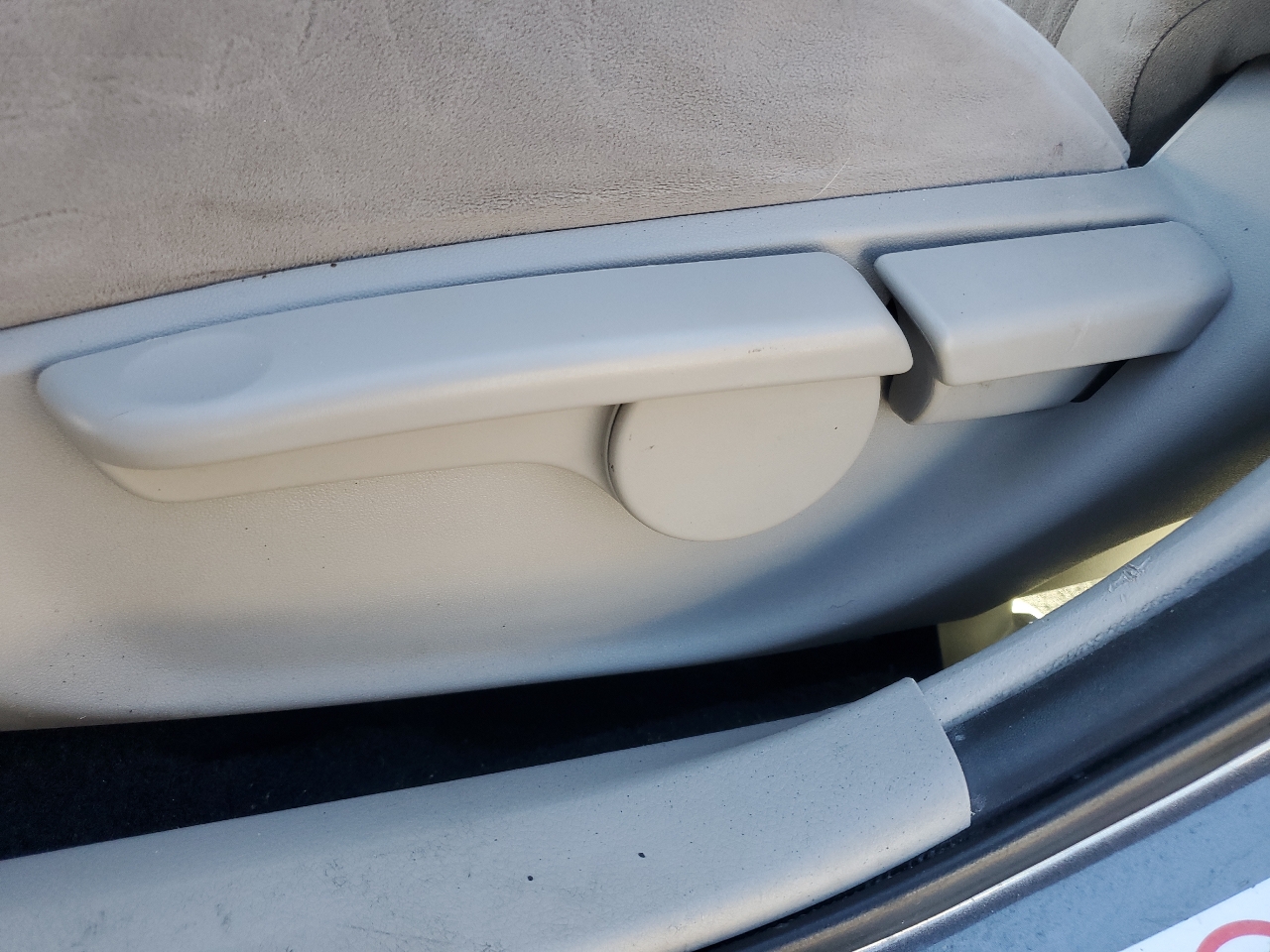 Toyota Corolla LE Plus 4D Sedan 2010