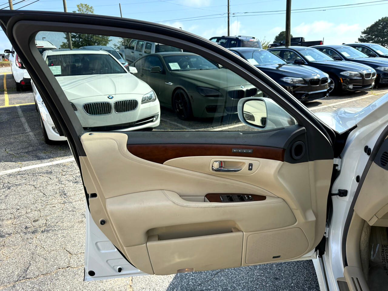 2011 Lexus LS 460 Luxury photo 8