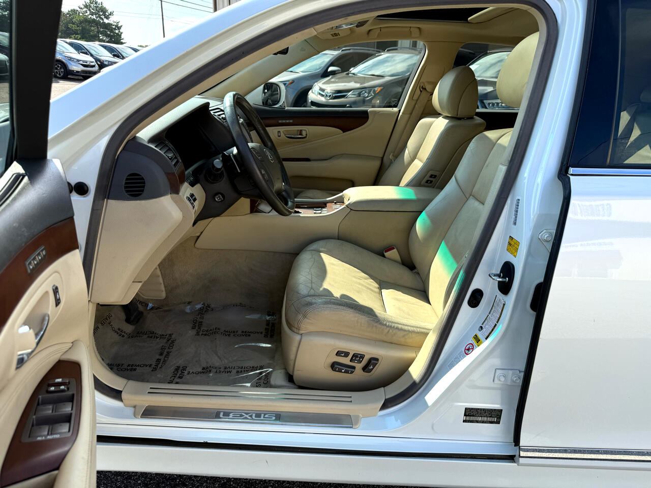 2011 Lexus LS 460 Luxury photo 9