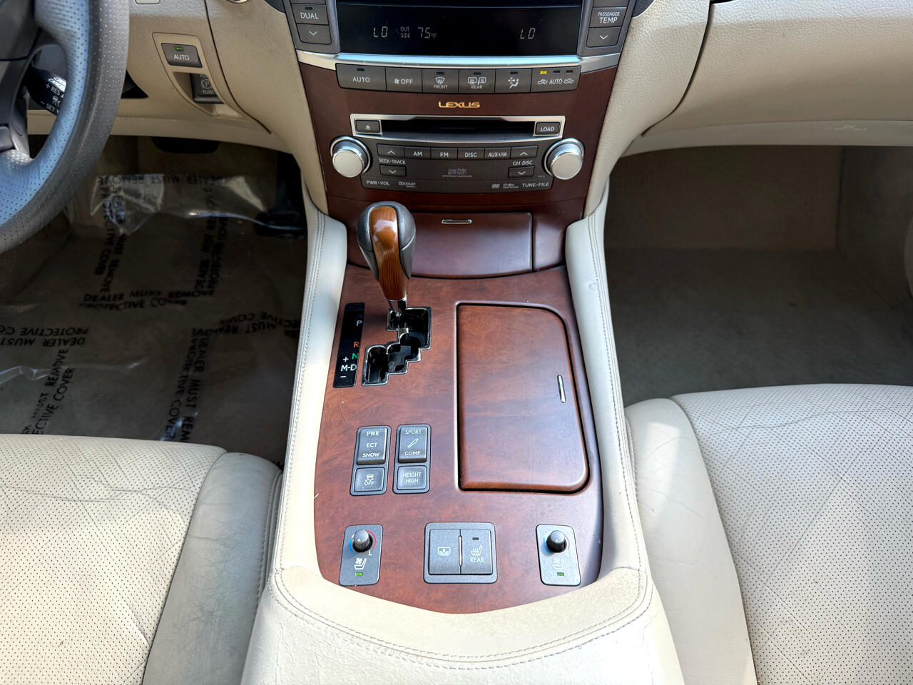 2011 Lexus LS 460 Luxury photo 14