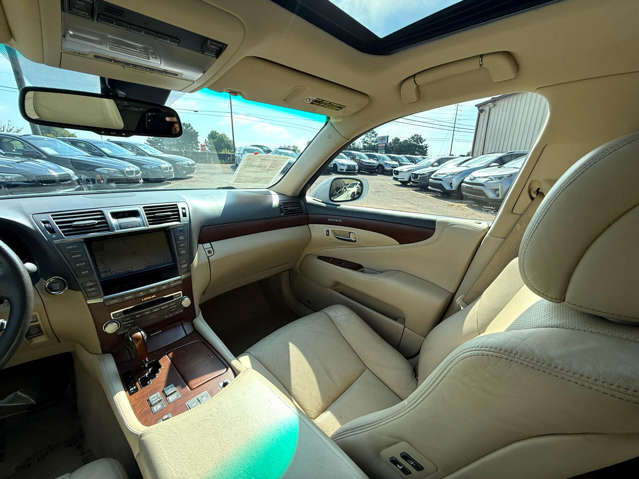 2011 Lexus LS 460 Luxury photo 17