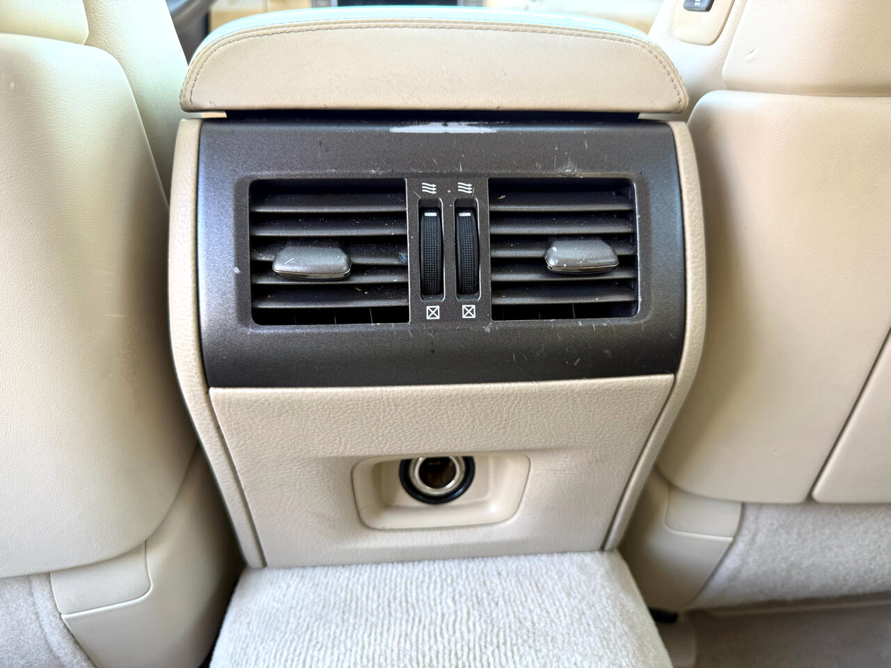 2011 Lexus LS 460 Luxury photo 26