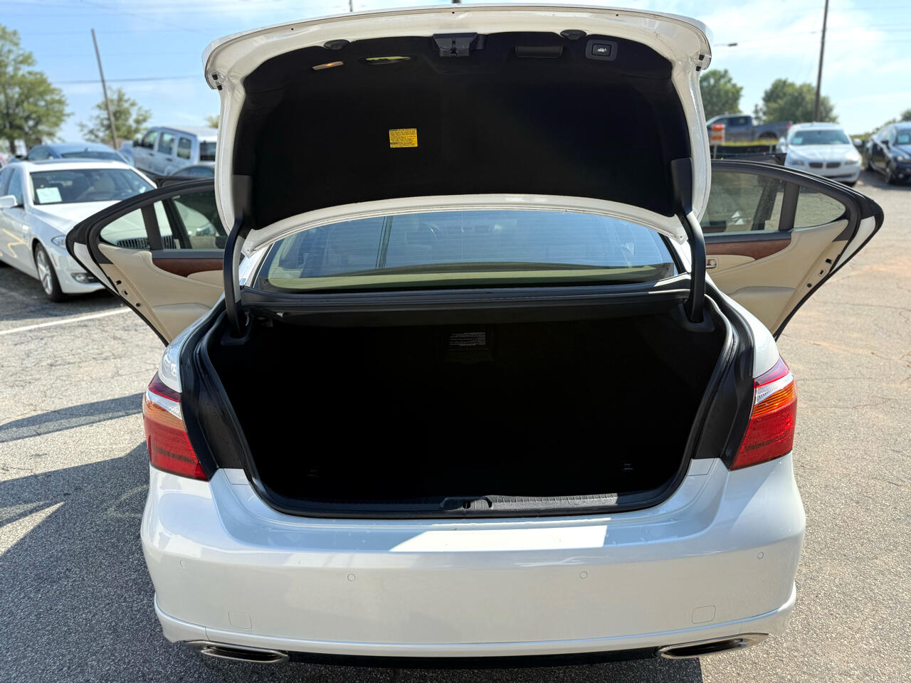 2011 Lexus LS 460 Luxury photo 32