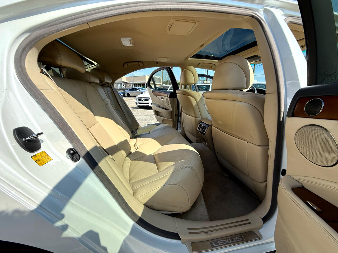 2011 Lexus LS 460 Luxury photo 39