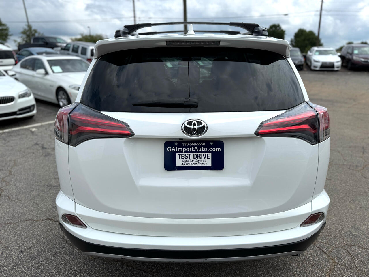 2017 Toyota RAV4 XLE photo 5