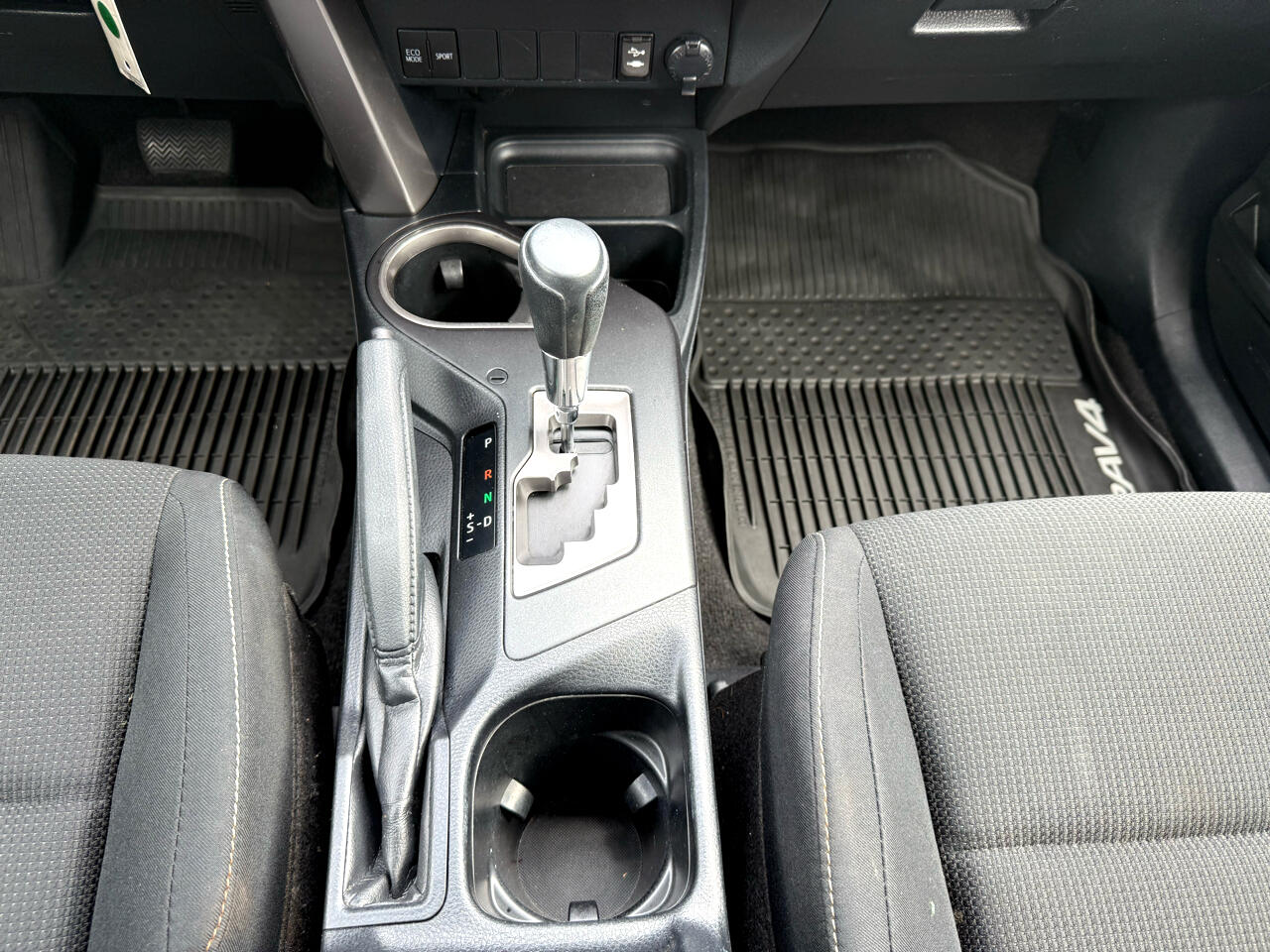 2017 Toyota RAV4 XLE photo 17