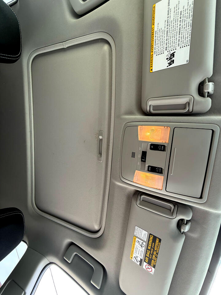 2017 Toyota RAV4 XLE photo 18