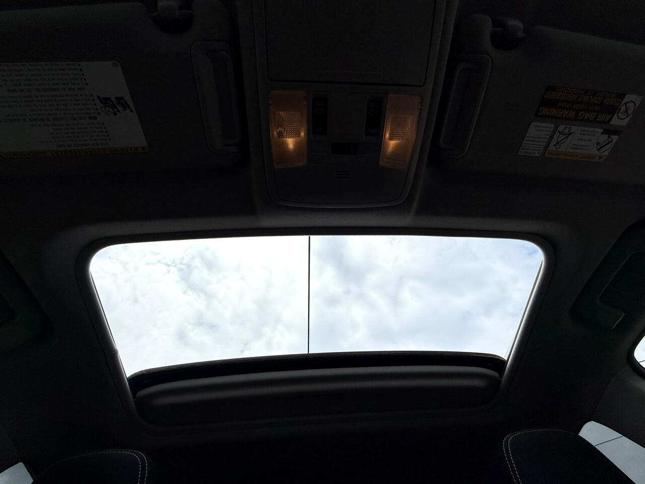 2017 Toyota RAV4 XLE photo 19
