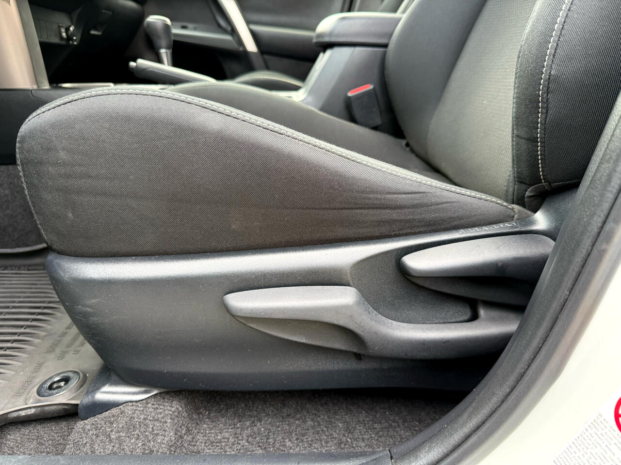 2017 Toyota RAV4 XLE photo 20