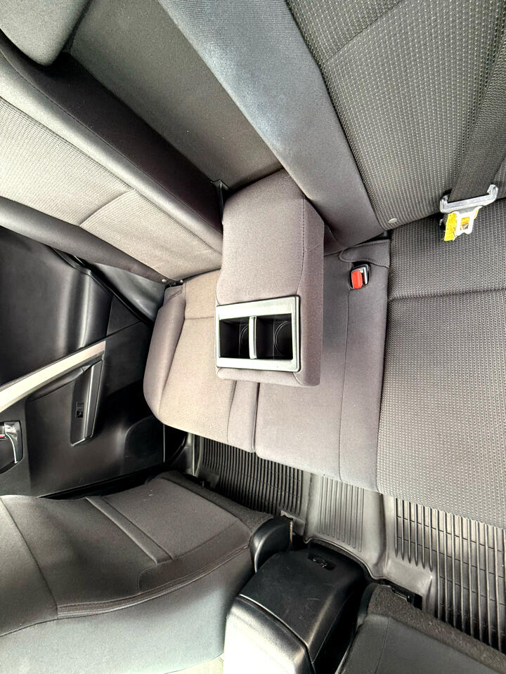 2017 Toyota RAV4 XLE photo 27