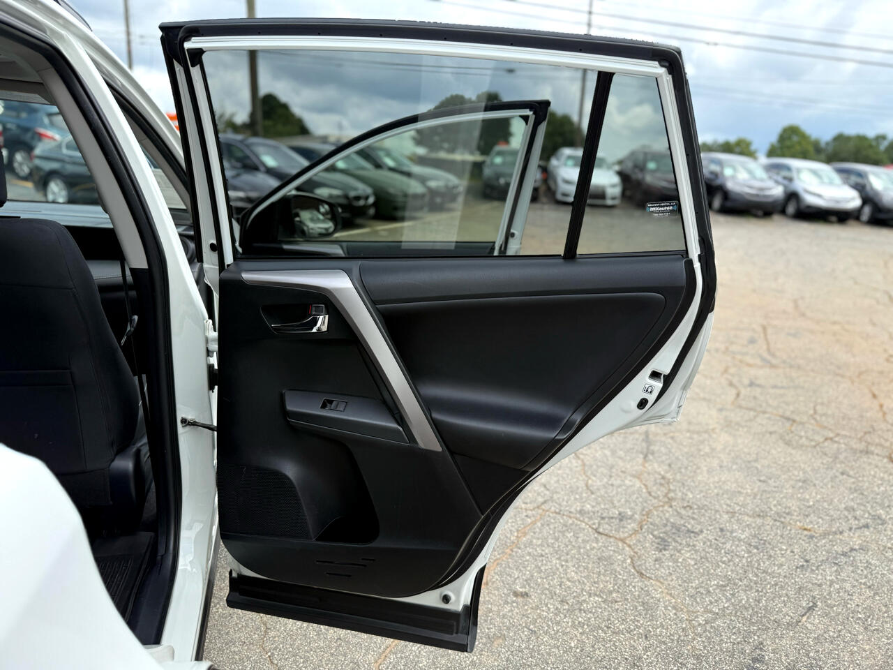 2017 Toyota RAV4 XLE photo 36