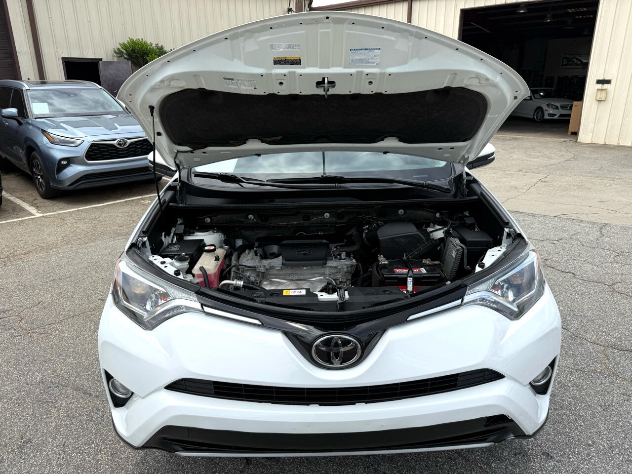 2017 Toyota RAV4 XLE photo 41