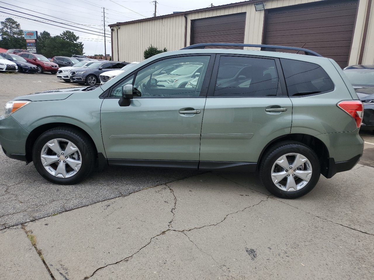 2015 Subaru Forester 2.5i Premium photo 4