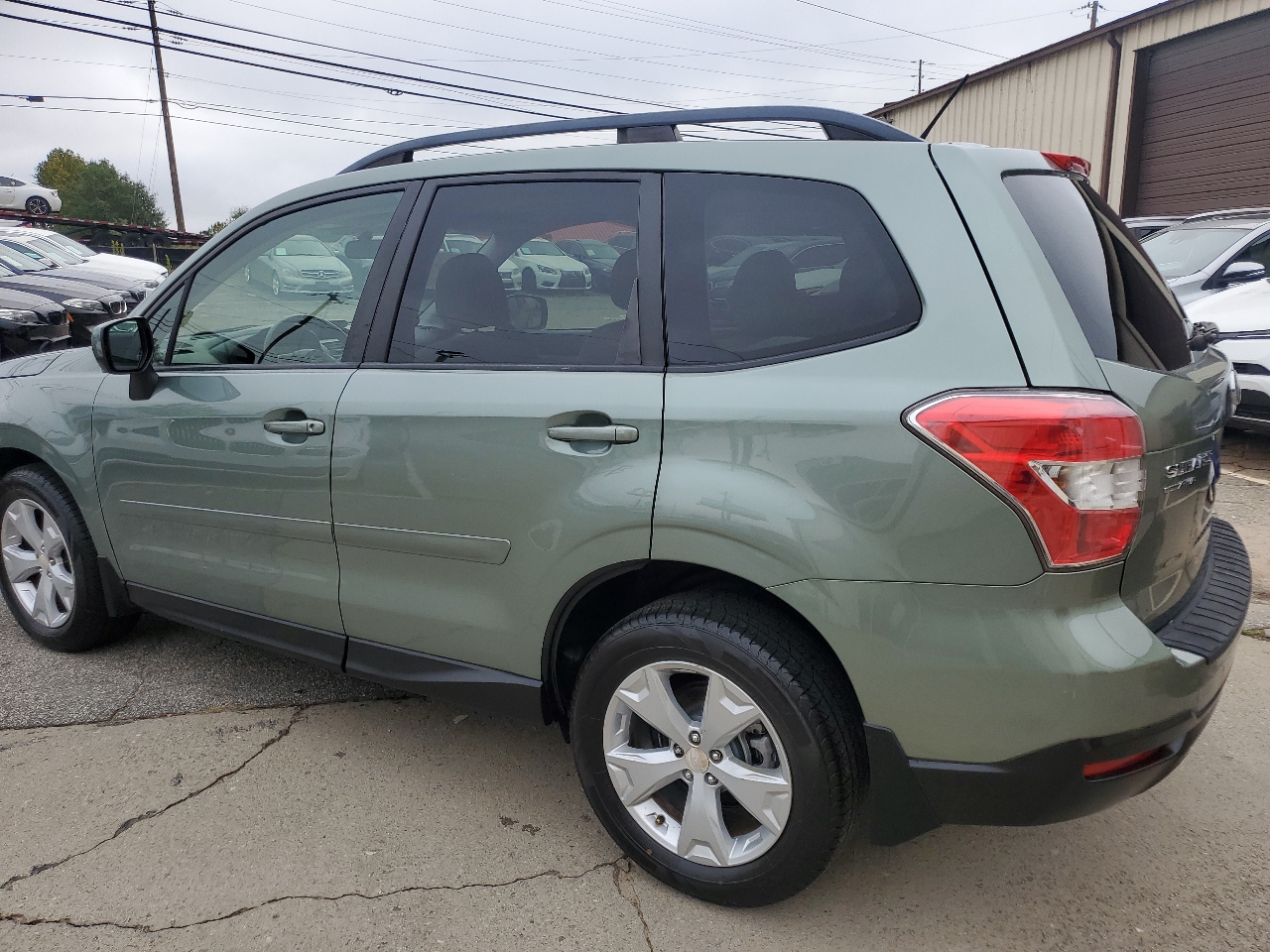 2015 Subaru Forester 2.5i Premium photo 5