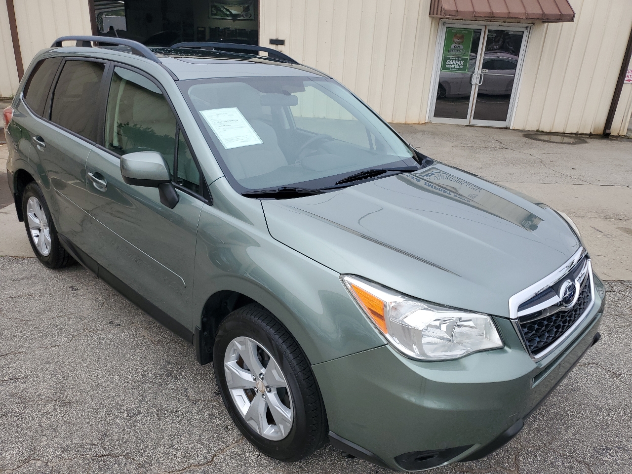 2015 Subaru Forester 2.5i Premium photo 12