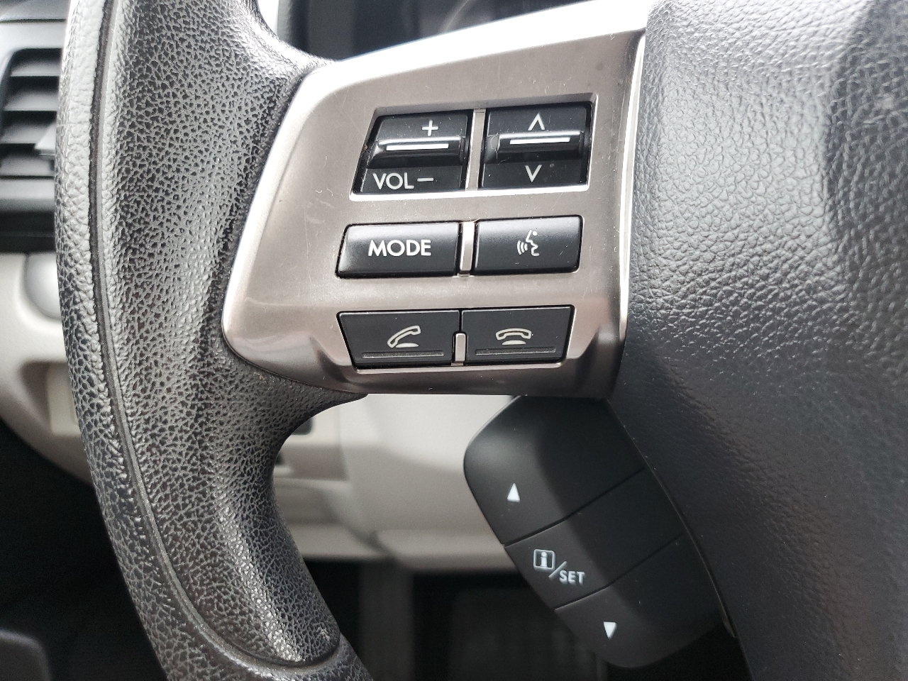 2015 Subaru Forester 2.5i Premium photo 21