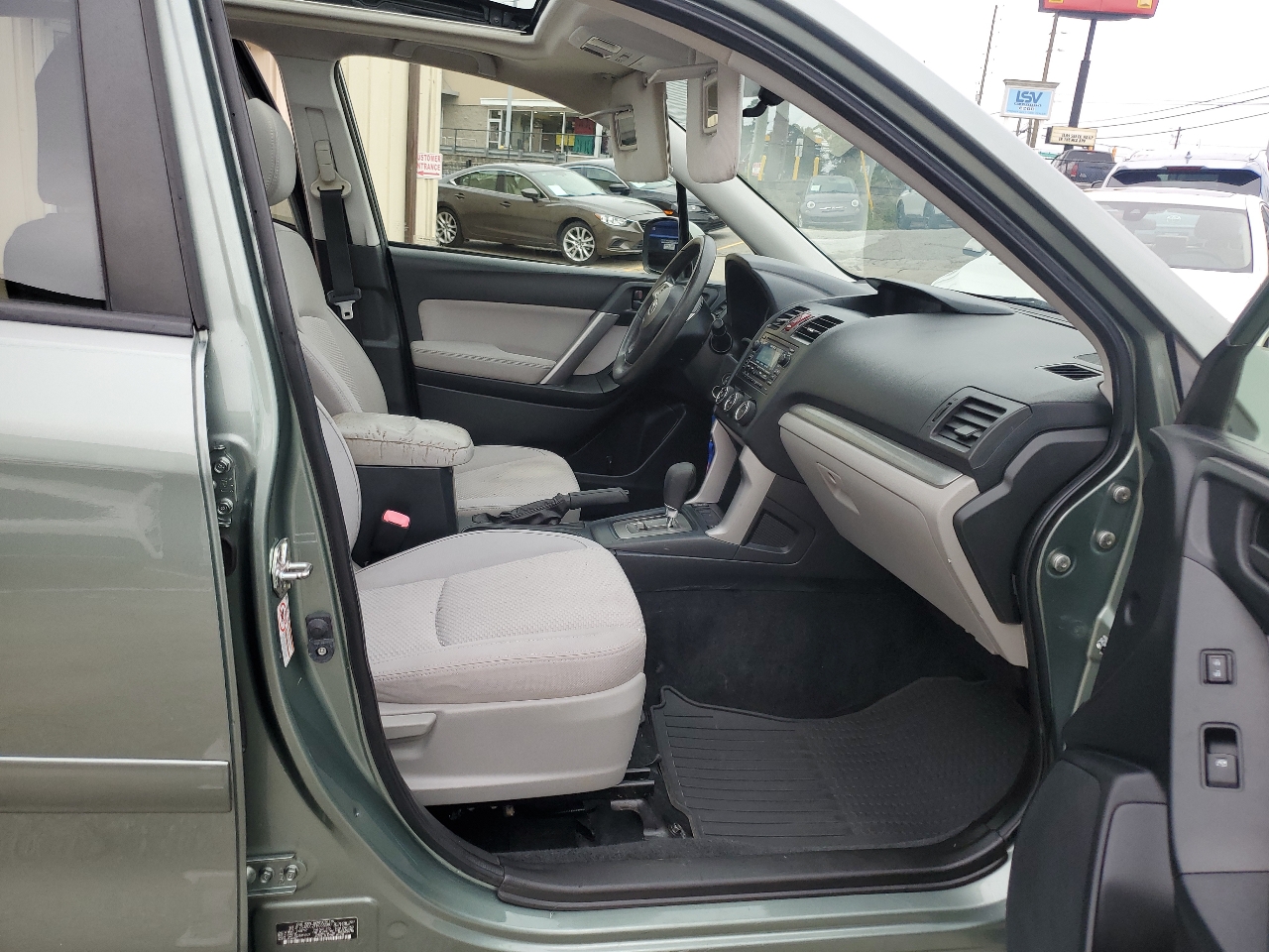 2015 Subaru Forester 2.5i Premium photo 29