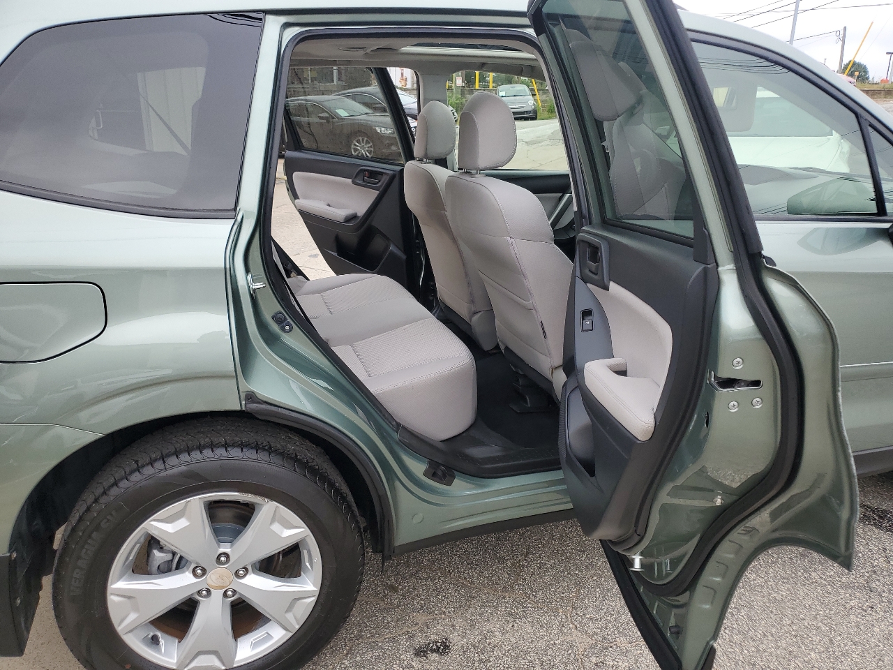 2015 Subaru Forester 2.5i Premium photo 31