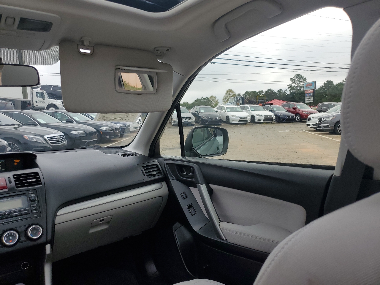 2015 Subaru Forester 2.5i Premium photo 34