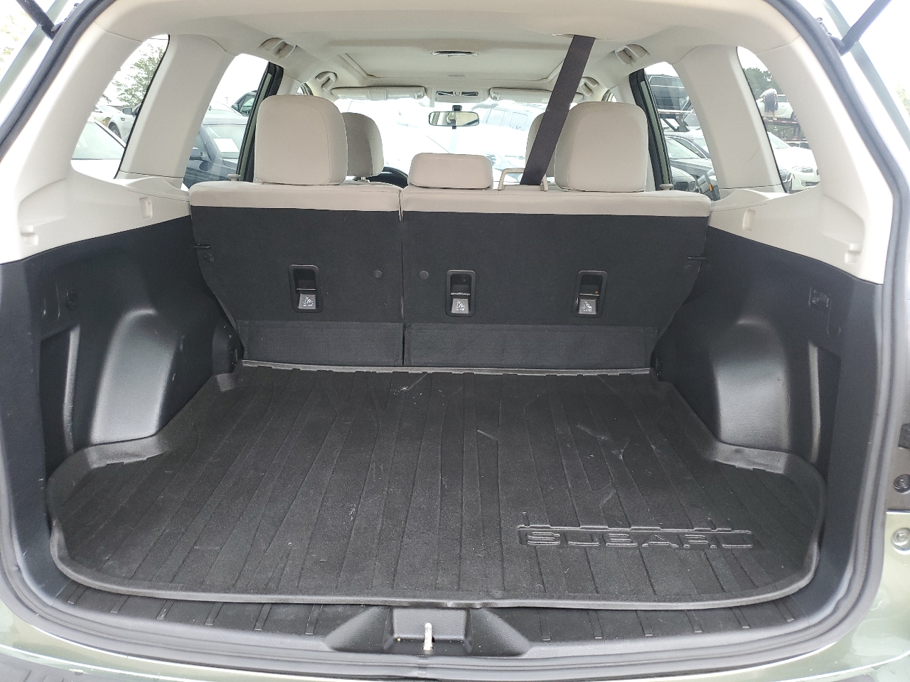 2015 Subaru Forester 2.5i Premium photo 37