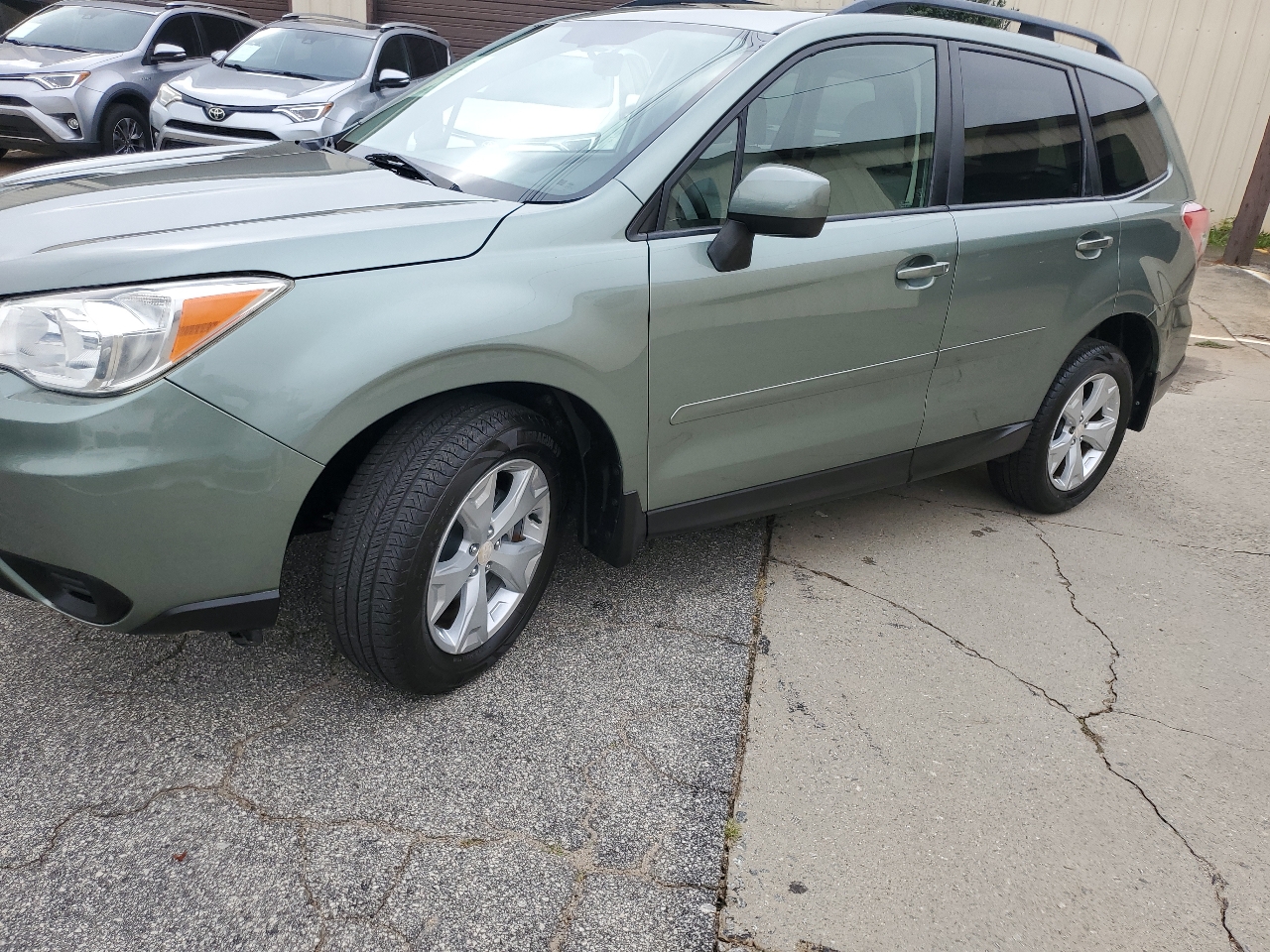 2015 Subaru Forester 2.5i Premium photo 41