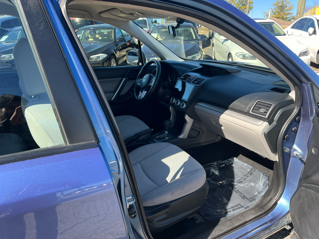 Subaru Forester 2.5i Premium PZEV CVT 2017 Subaru Forester 2.5i Premium PZEV CVT 2017