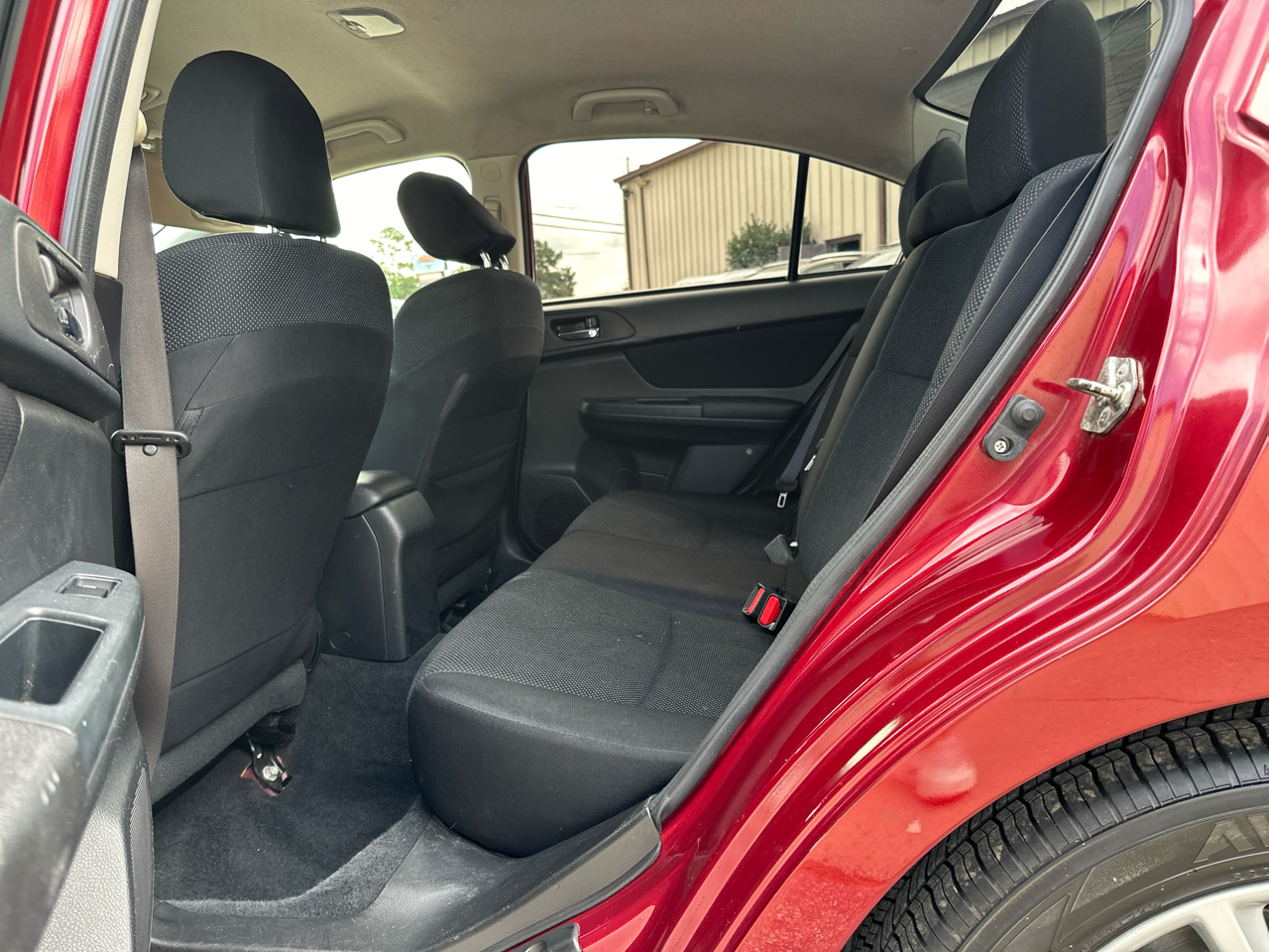 2013 Subaru Impreza 2.0i Premium photo 9