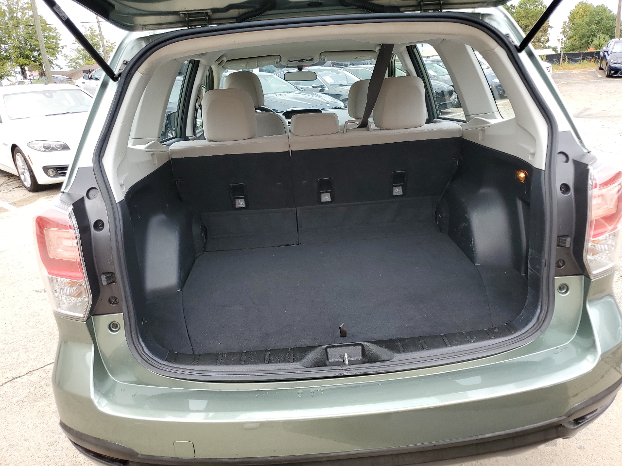 2017 Subaru Forester 2.5i Premium photo 14